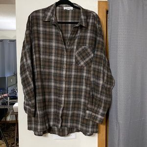 Carly Jean Los Angeles Plaid Button Down Flannel Top (Size XL/2XL)